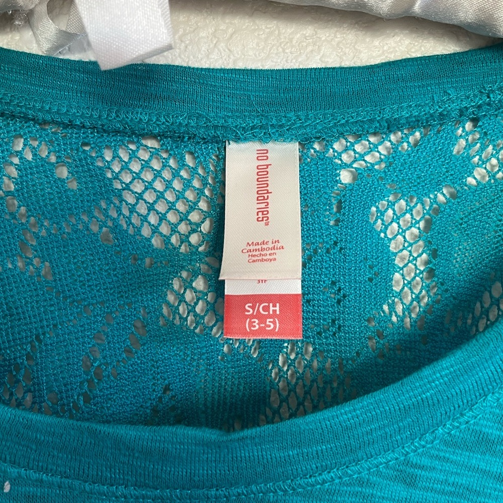 No Boundaries Teal Long Sleeve Top with Lace Detail on shoulders and backside. - Picture 2 of 5